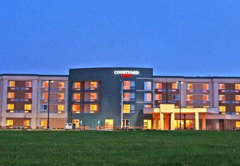 Courtyard Milwaukee Airport Hotel Exterior photo
